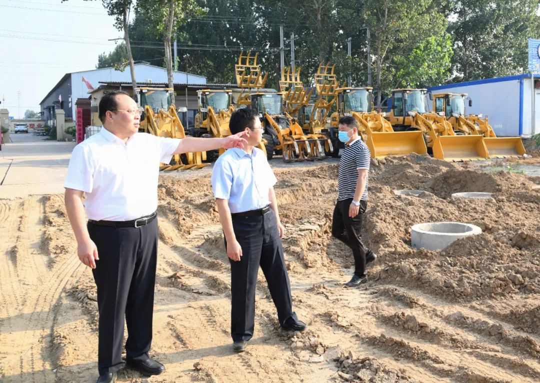 梁志彦暗访检查大气污染防治、小街小巷整治提升等工作‘雷火电竞首页’(图6)