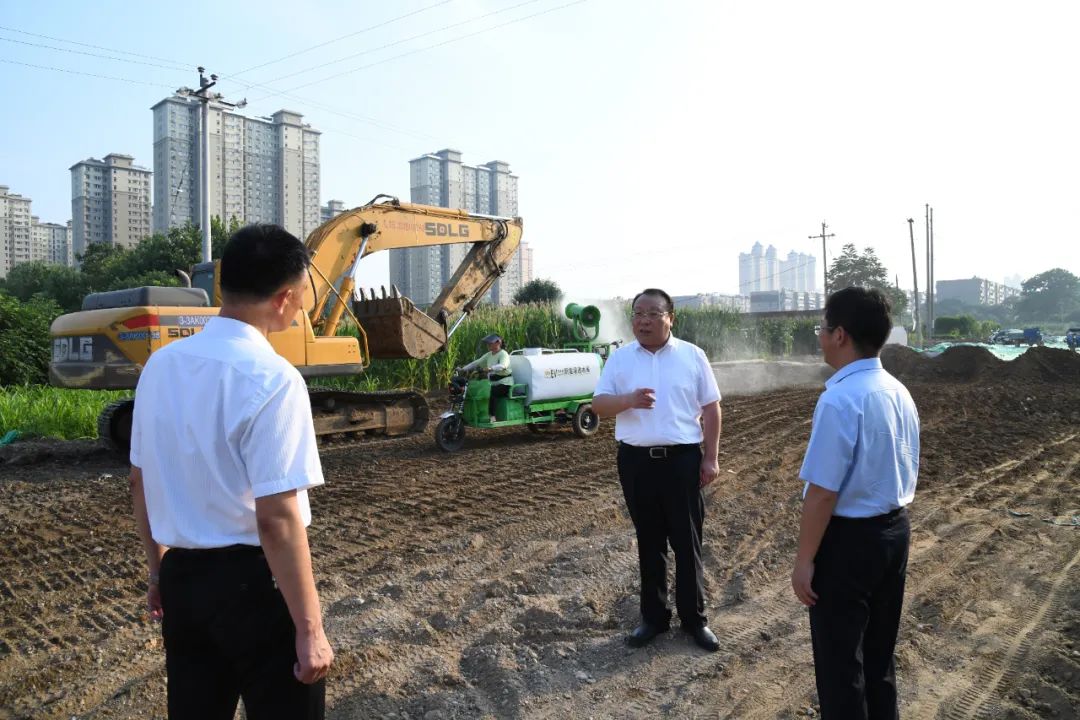 梁志彦暗访检查大气污染防治、小街小巷整治提升等工作‘雷火电竞首页’(图8)